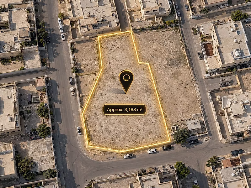 أرض كورنر على شارعين في أم غويلينة | مخطط وترخيص جاهزان | موقع استراتيجي - Photo 1