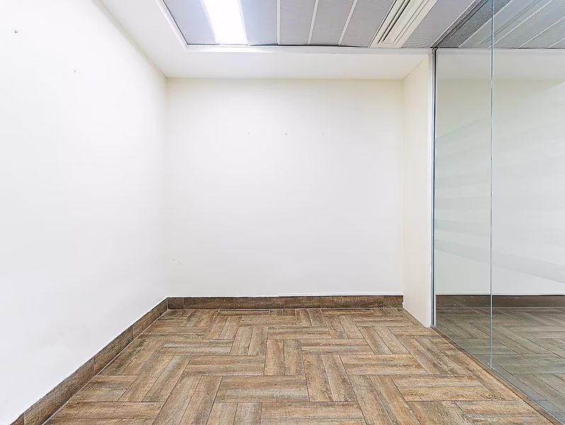 HOT AMAZING DEAL_ONE MONTH FREE/SPACIOUS OFFICE - Photo 2