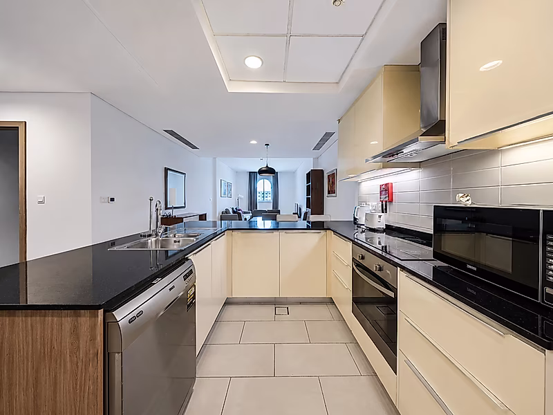 SPACIOUS 1-BEDROOM + OFFICE WITH BEACH ACCESS - Photo 6
