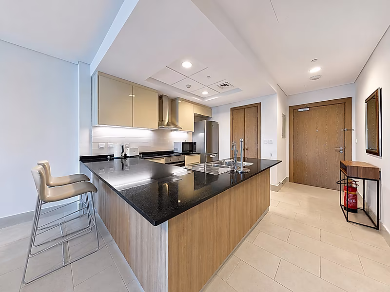 SPACIOUS 1-BEDROOM + OFFICE WITH BEACH ACCESS - Photo 7
