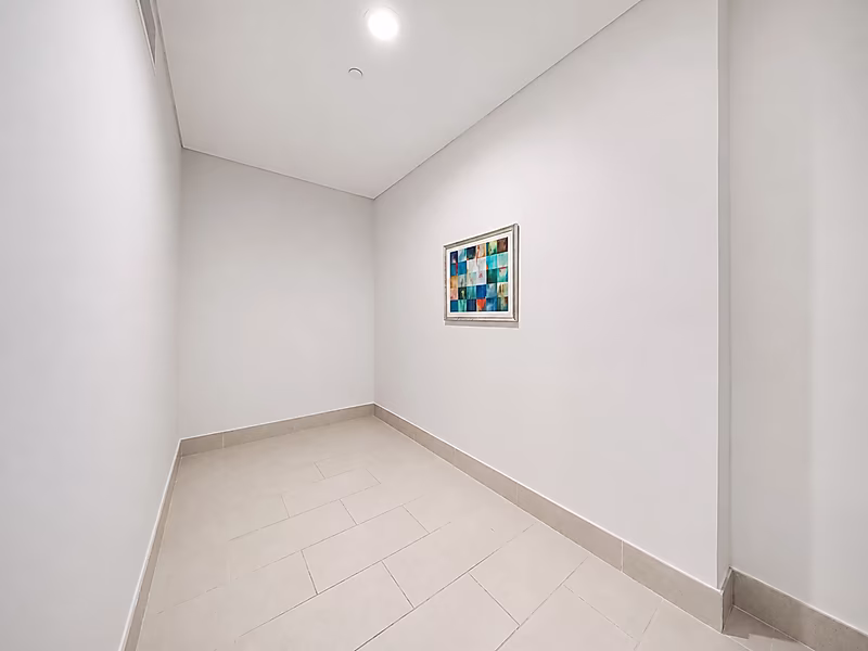 SPACIOUS 1-BEDROOM + OFFICE WITH BEACH ACCESS - Photo 8