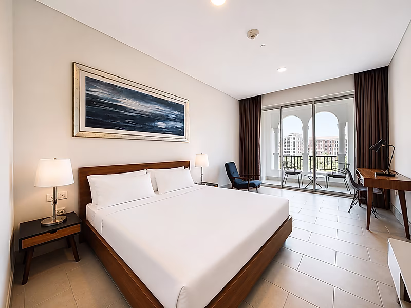 SPACIOUS 1-BEDROOM + OFFICE WITH BEACH ACCESS - Photo 10