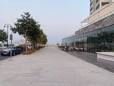 HOT SPACIOUS RETAIL SHOP | SEA VIEWS
