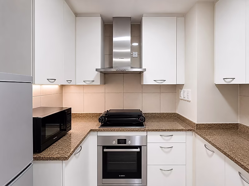 FULLY FURNISHED STUDIO WITH BEACH ACCESS - Photo 9