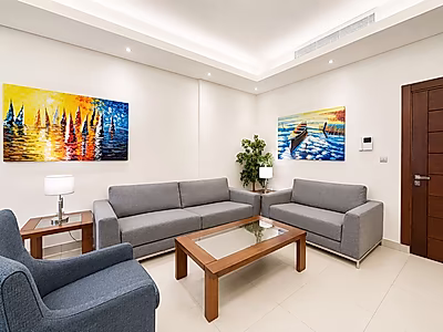 Luxury 3BR Apartment | Bills Included | Prime location