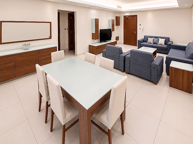 Luxury 3BR Apartment | Bills Included | Prime location - Photo 3