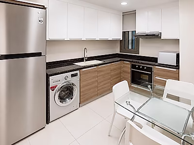 Luxury 3BR Apartment | Bills Included | Prime location