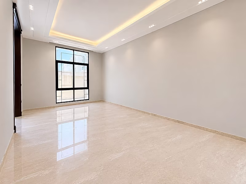 فيلا واسعة بتصميم موجه نحو العائلة - Photo 2