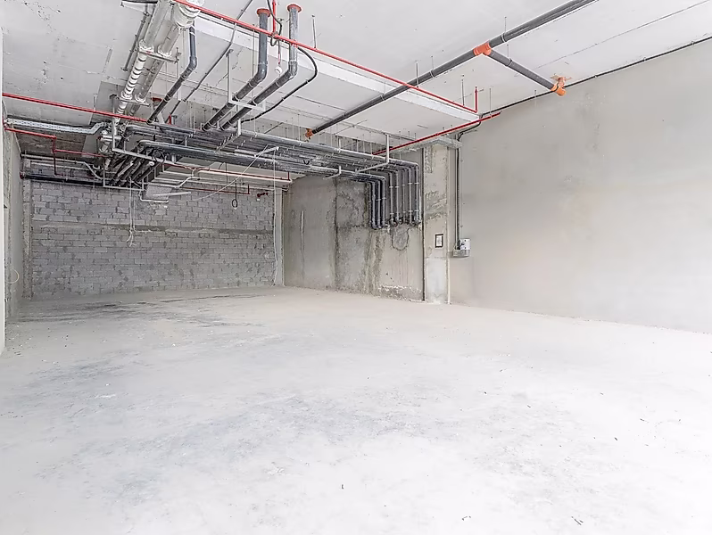 HOT SPACIOUS RETAIL SHOP | SEA VIEWS - Photo 8