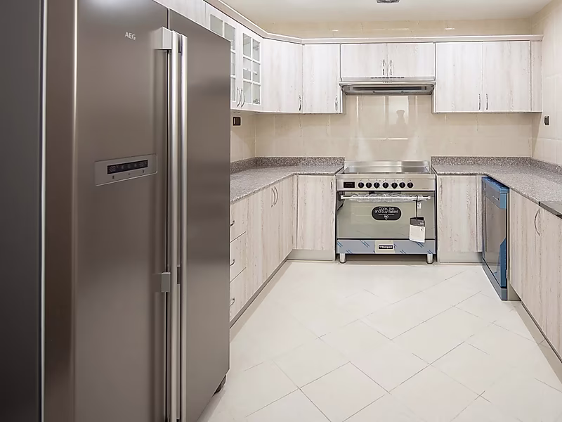 BRIGHT AND SPACIOUS 2-BEDROOM APARTMENT | DUHAIL - Photo 7