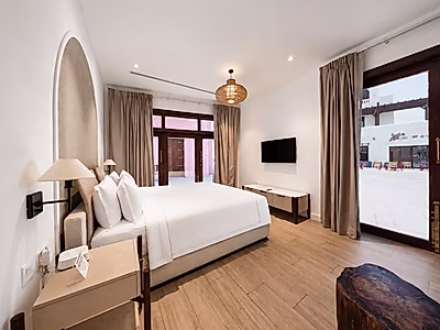 ALL-IN SERVICED 2-BEDROOM APARTMENT