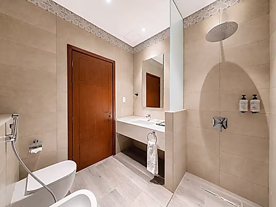 ALL-IN SERVICED 2-BEDROOM APARTMENT