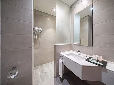 FULLY SERVICED 3BR LUXURY RESIDENCE FOR RENT