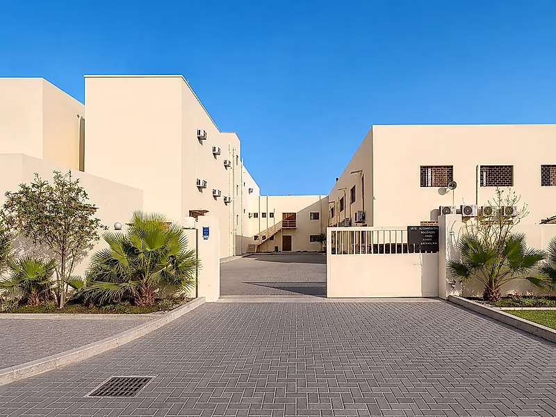 سكن عمال و3 مستودعات للإيجار - Photo 1