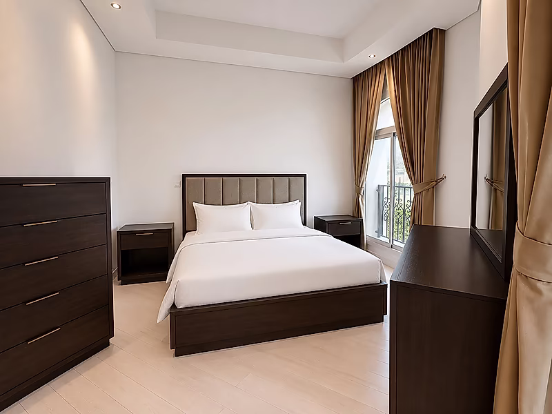 Luxury Fully Furnished 1-Bedroom Apartment in Fox Hills - Photo 2