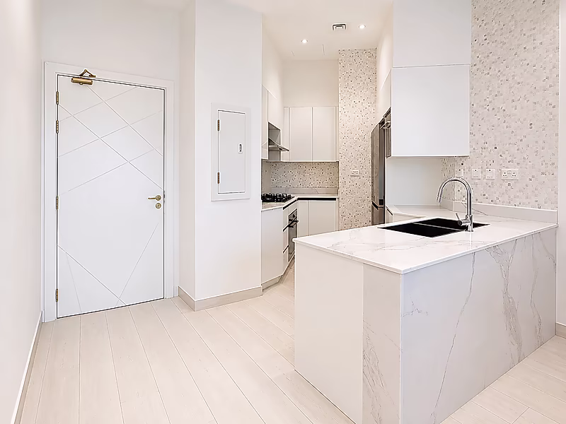 Luxury Fully Furnished 1-Bedroom Apartment in Fox Hills - Photo 4
