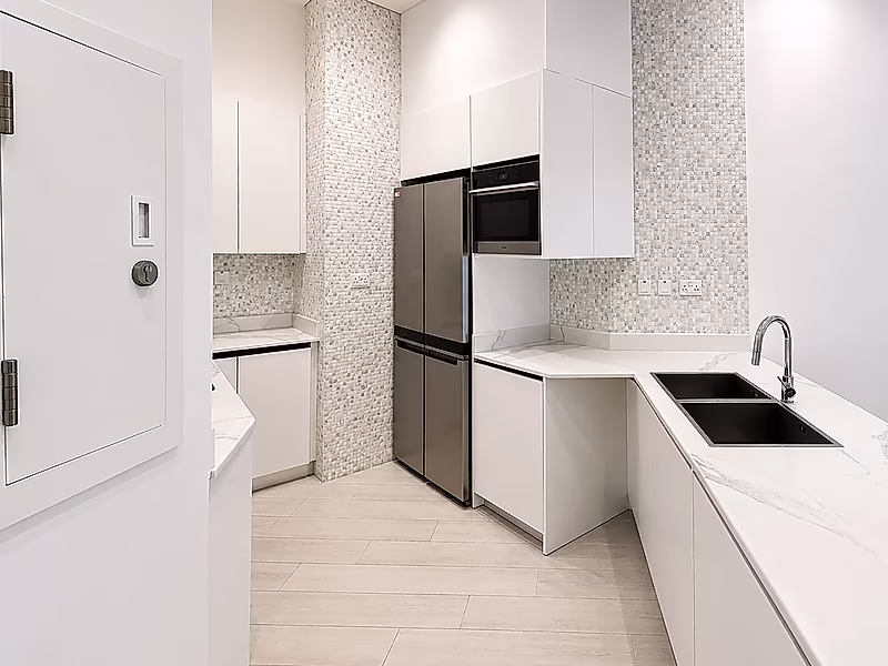 Luxury Fully Furnished 1-Bedroom Apartment in Fox Hills - Photo 5