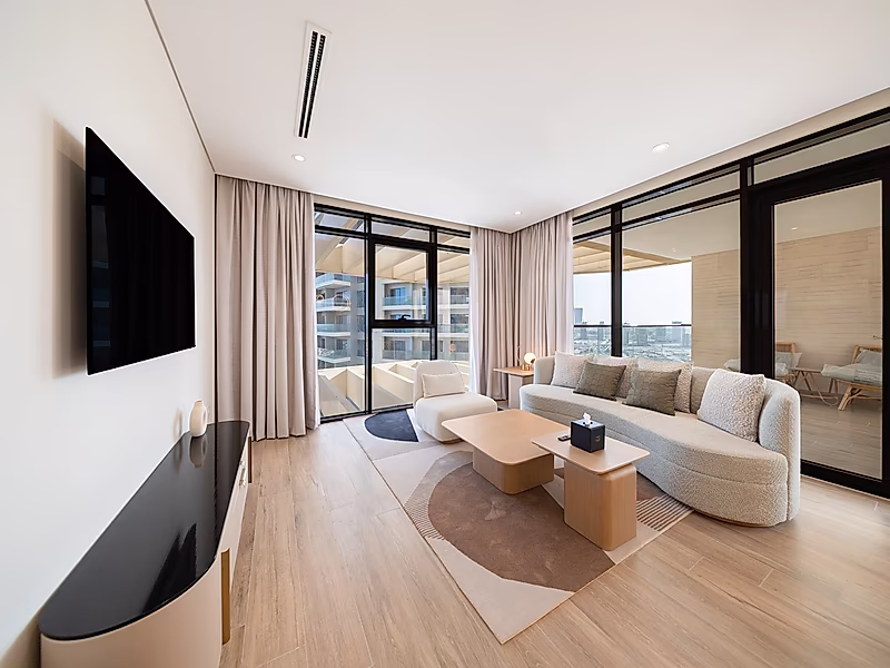 Beachfront Ready to Move In | 1 Bedroom Apartment | 6-Year Payment Plan - Photo 4