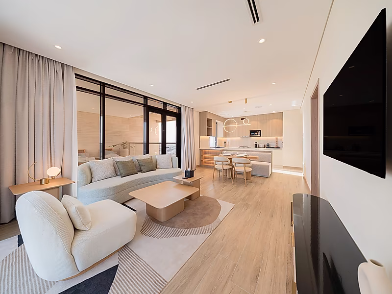 Beachfront Ready to Move In | 1 Bedroom Apartment | 6-Year Payment Plan - Photo 1