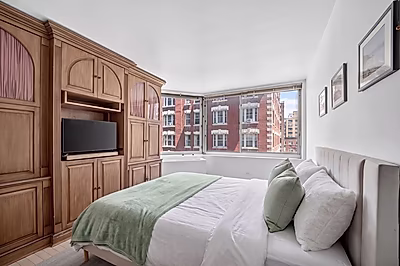 Elegant 2 Bedroom Residence | Upper West Side, New York | Full-Service Luxury Condo