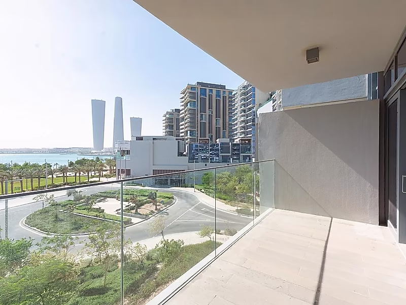 Luxury Living Redefined | 3 Bedrooms + Maid’s Room in Seef Lusail - Photo 1