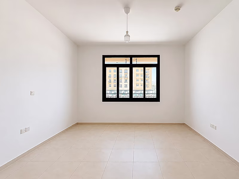 Bright 1-Bedroom Apartment | Fox Hills - Photo 1
