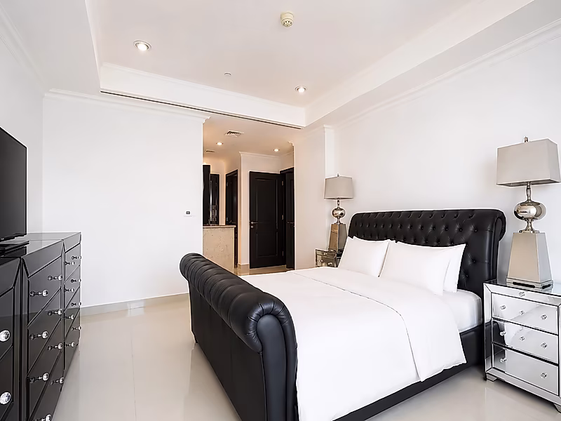 RARE 3BR + MAID WITH STUNNING PANORAMIC SEA VIEW - Photo 5