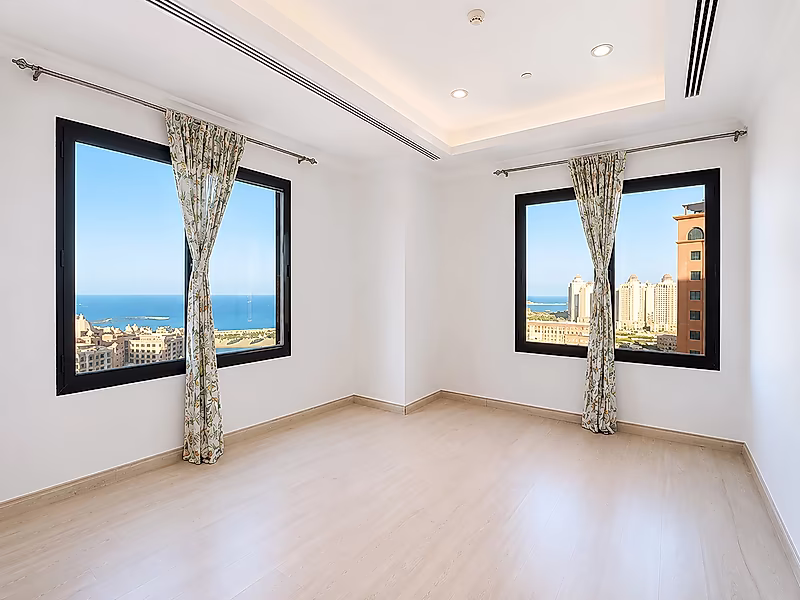 RARE 3BR + MAID WITH STUNNING PANORAMIC SEA VIEW - Photo 9