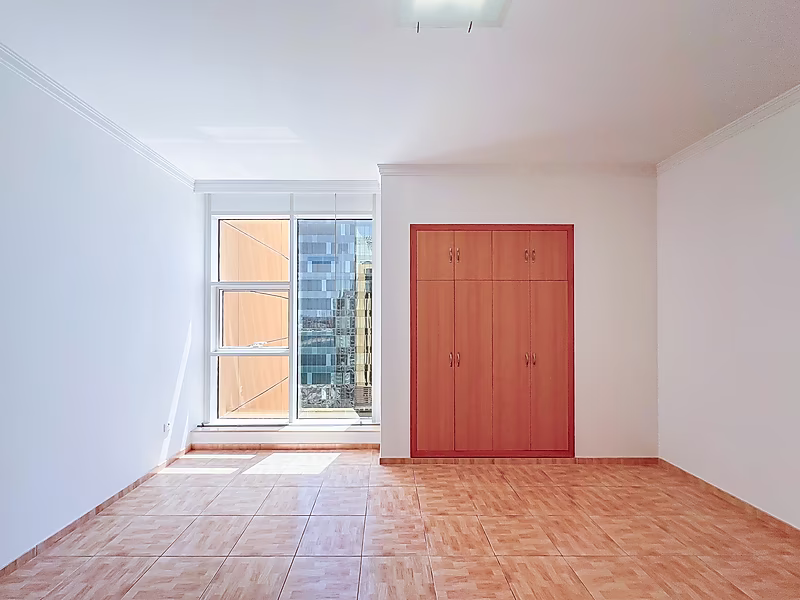 COMFORTABLE 3 BEDROOM APARTMENT IN WEST BAY - Photo 11