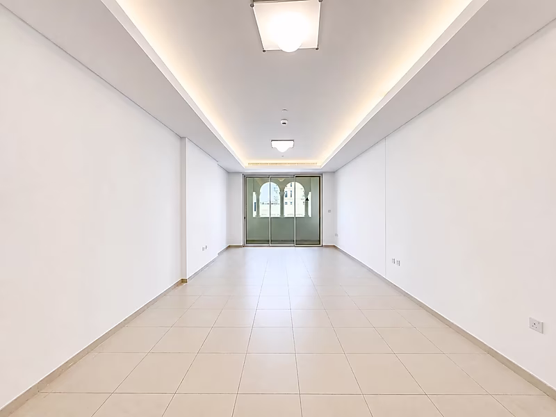SEMI FURNISHED 1BR IN THE PEARL  | UTILITIES INCLUDED - Photo 1