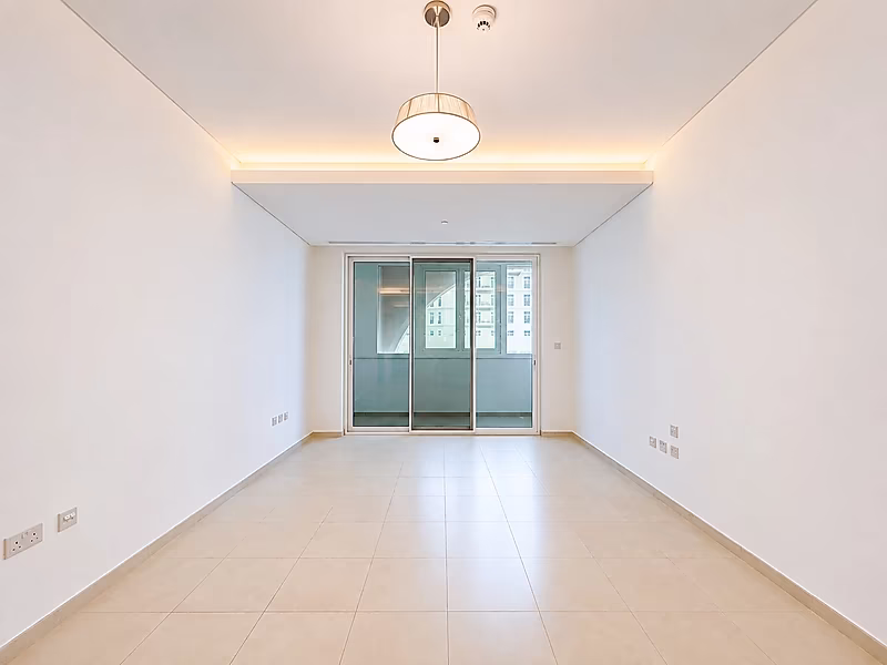 SEMI FURNISHED 1BR IN THE PEARL  | UTILITIES INCLUDED - Photo 4