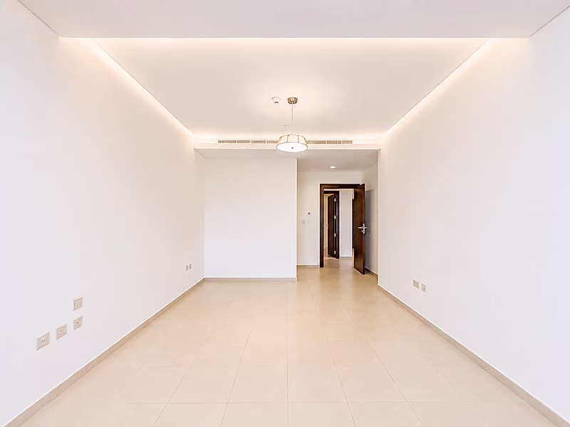 SEMI FURNISHED 1BR IN THE PEARL  | UTILITIES INCLUDED - Photo 7