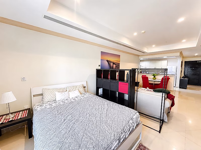 IDEAL INVESTMENT OPPORTUNITY! STUDIO APARTMENT WITH STUNNING HIGH FLOOR VIEW - Photo 1