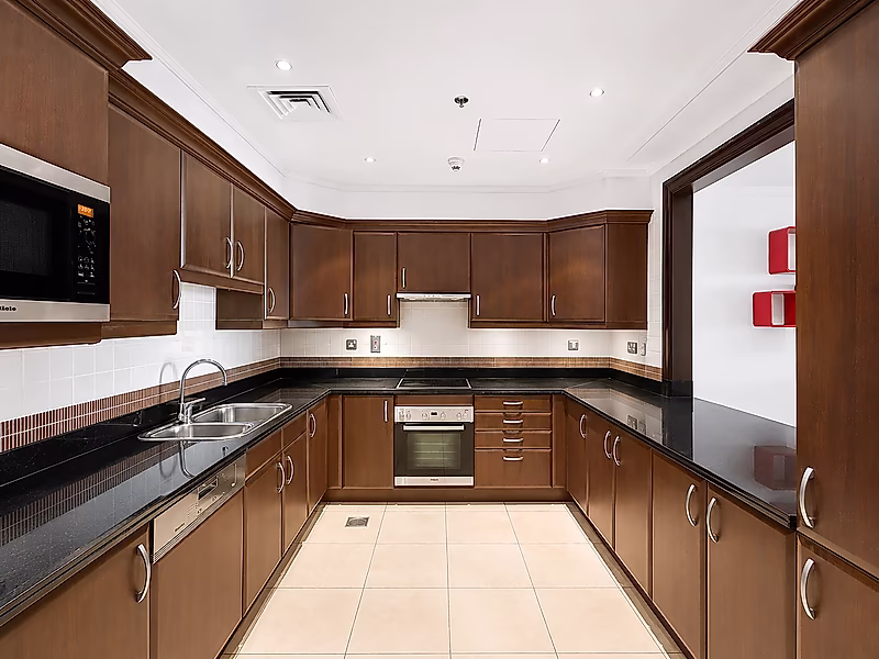FURNISHED 1BR SEA VIEW & BALCONY | PEARL - Photo 4
