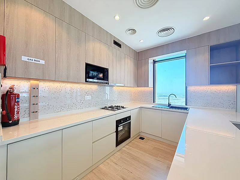 MEET THE LUXURY! 1-BEDROOM APARTMENT | WATERFRONT| INCLUDING BILLS - Photo 5