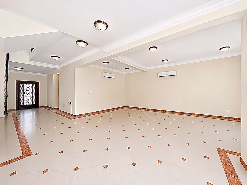 BEST PRICE! LUXURY VILLA WITH PRIVATE POOL & BILLS - Photo 2
