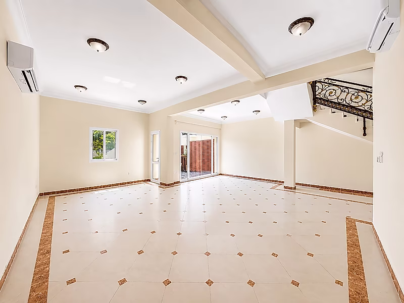 BEST PRICE! LUXURY VILLA WITH PRIVATE POOL & BILLS - Photo 4