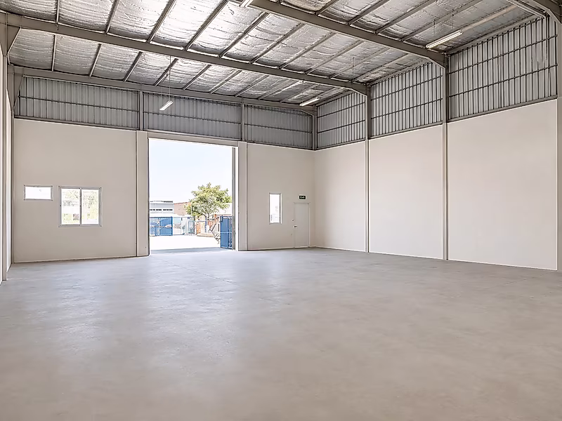 سكن عمال و3 مستودعات للإيجار - Photo 9