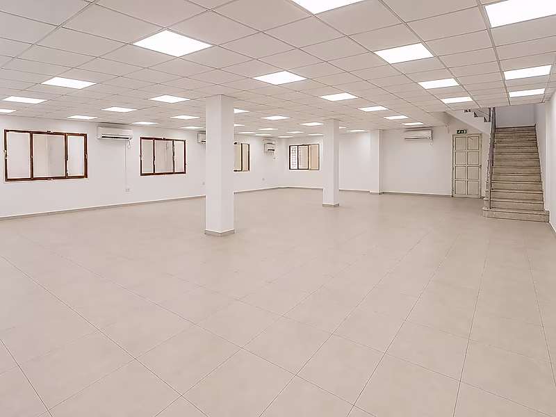سكن عمال و3 مستودعات للإيجار - Photo 21