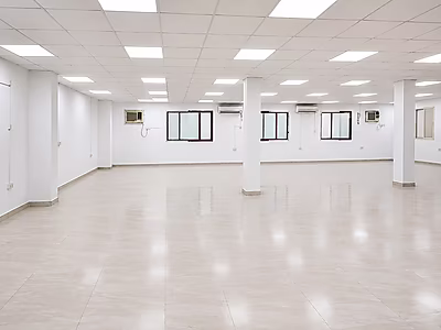 سكن عمال و3 مستودعات للإيجار