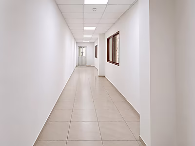 سكن عمال و3 مستودعات للإيجار