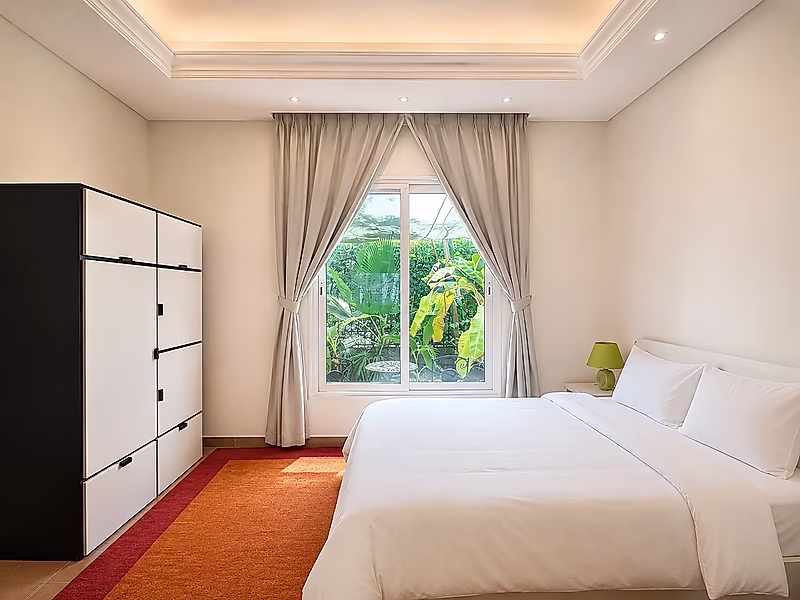 SPACIOUS 6BR+M&DRIVER | COMPOUND VILLA | PEARL - Photo 2
