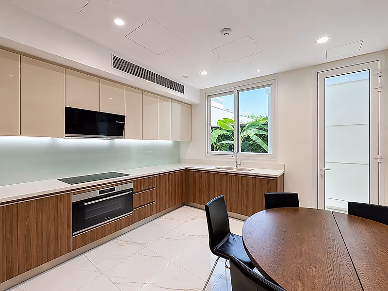 SPACIOUS 6BR+M&DRIVER | COMPOUND VILLA | PEARL - Photo 5