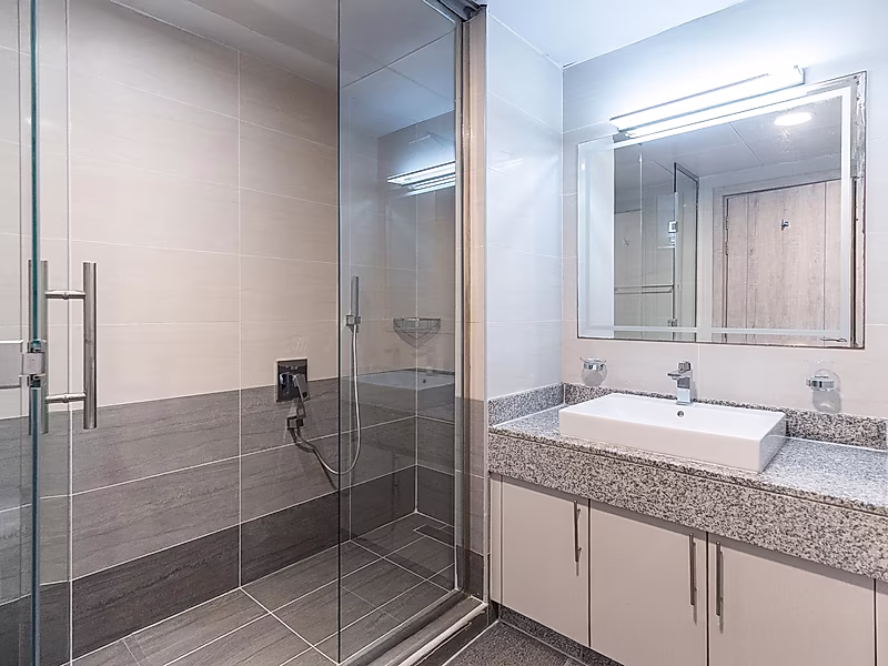 Exclusive 1BR Apartment | Urban Elegance - Photo 19