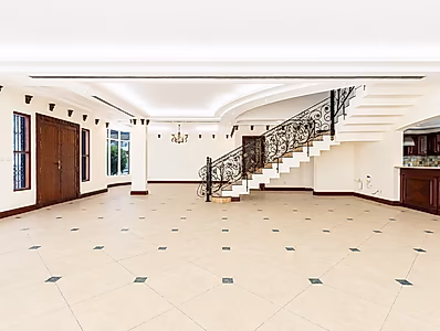 SPACIOUS 4BR VILLA WITH PRIVATE GARDEN IN WESTBAY LAGOON