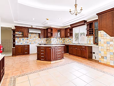 SPACIOUS 4BR VILLA WITH PRIVATE GARDEN IN WESTBAY LAGOON