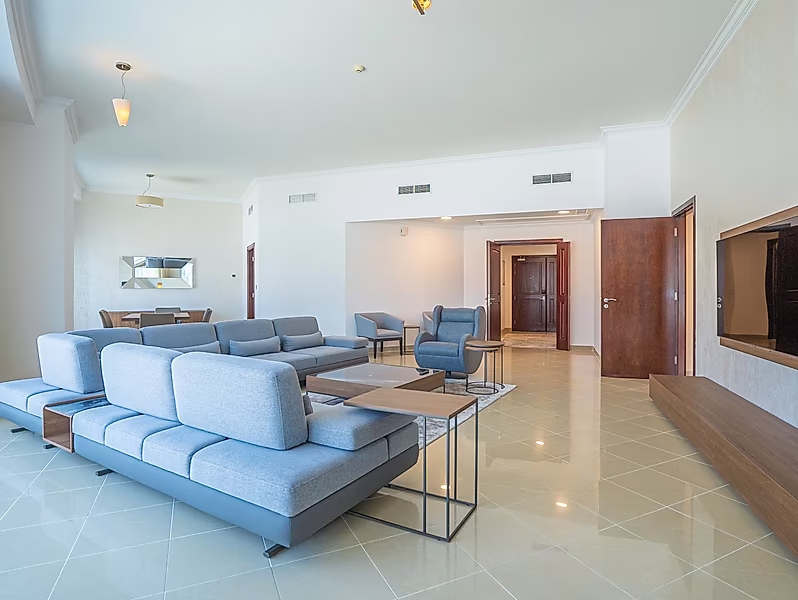 EXQUISITE FURNISHED 3 BEDROOMS | ALL BILLS INCLUDED - Photo 2
