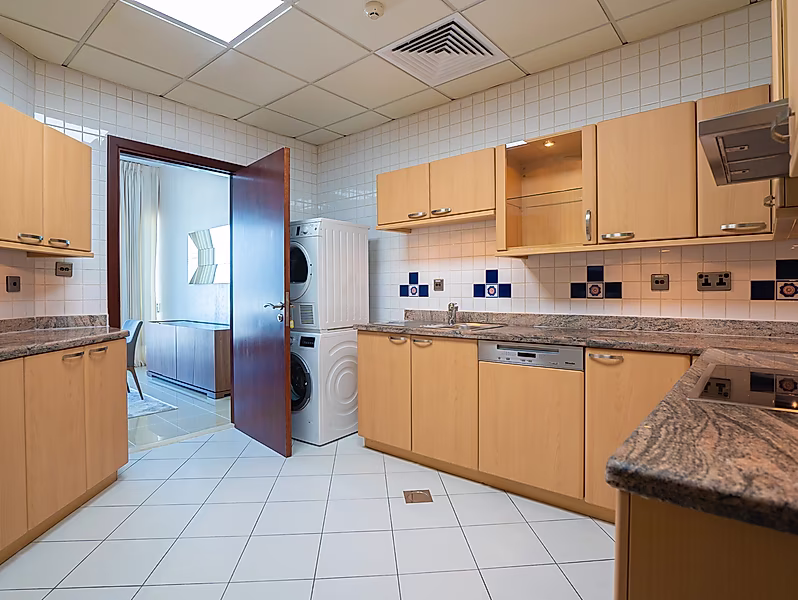 EXQUISITE FURNISHED 3 BEDROOMS | ALL BILLS INCLUDED - Photo 3