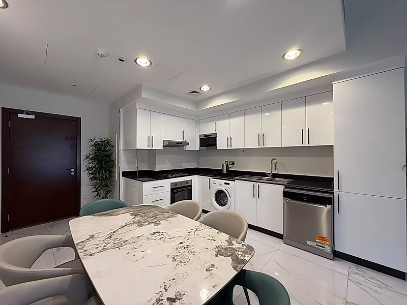 Luxurious 2-Bedroom Apartment in Foxhills : A Modern Urban Retreat - Photo 3