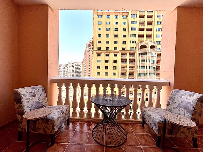 READY ONE BEDROOM WITH HUGE BALCONY GREAT INVESTMENT - Photo 5